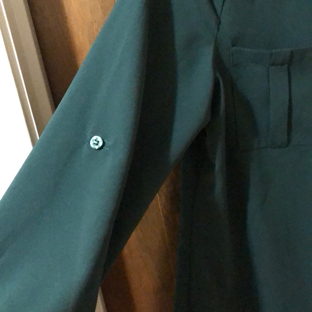 Button up - Picture 3 of 4